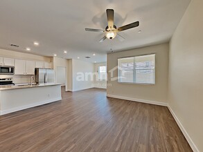 5927 W Larkspur Dr in Glendale, AZ - Building Photo - Building Photo