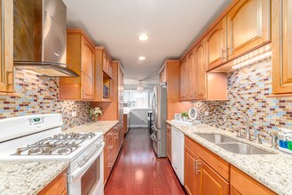 21W021 Marlborough Ln in Lombard, IL - Building Photo - Building Photo