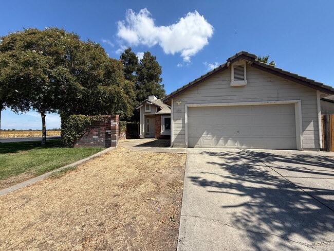 property at 8901 Portofino Dr