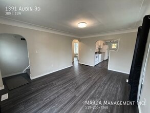 1391 Aubin Rd in Windsor, ON - Building Photo - Building Photo