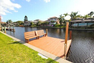 20 Clarendon Ct N in Palm Coast, FL - Foto de edificio - Building Photo