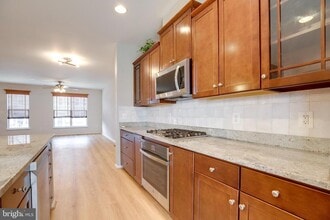 11774 Lake Baldwin Dr in Linton Hall, VA - Building Photo - Building Photo