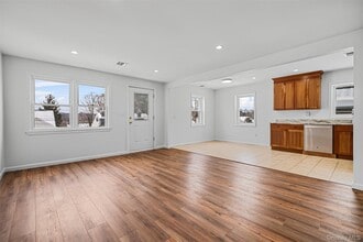 917 Parkway Pl in Yorktown Heights, NY - Building Photo - Building Photo