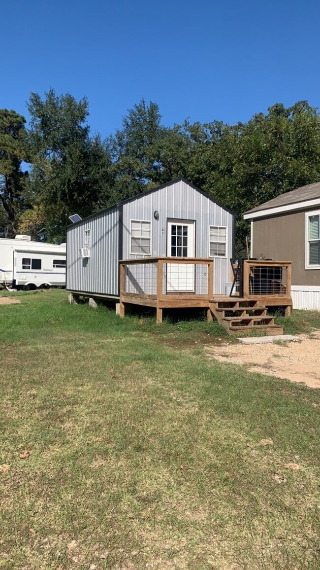 property at 1060 W I-20 Access Rd