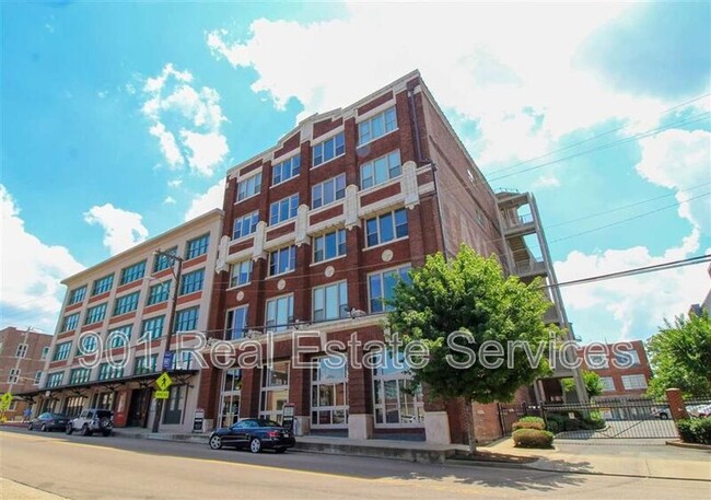 property at 420 S Front St