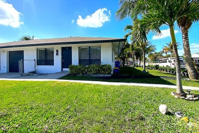 835 Andrew Redding Rd in Lantana, FL - Building Photo - Building Photo