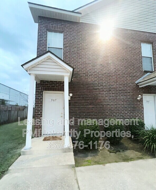 4625 Burbank Dr in Baton Rouge, LA - Building Photo