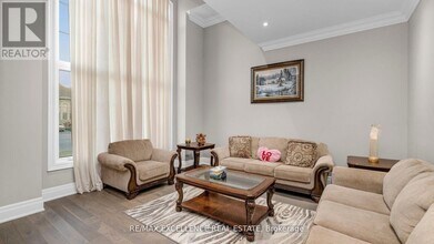 95 Gordon Randle Dr in Brampton, ON - Building Photo - Building Photo