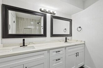 1302 Palm St in Mansfield, TX - Building Photo - Building Photo