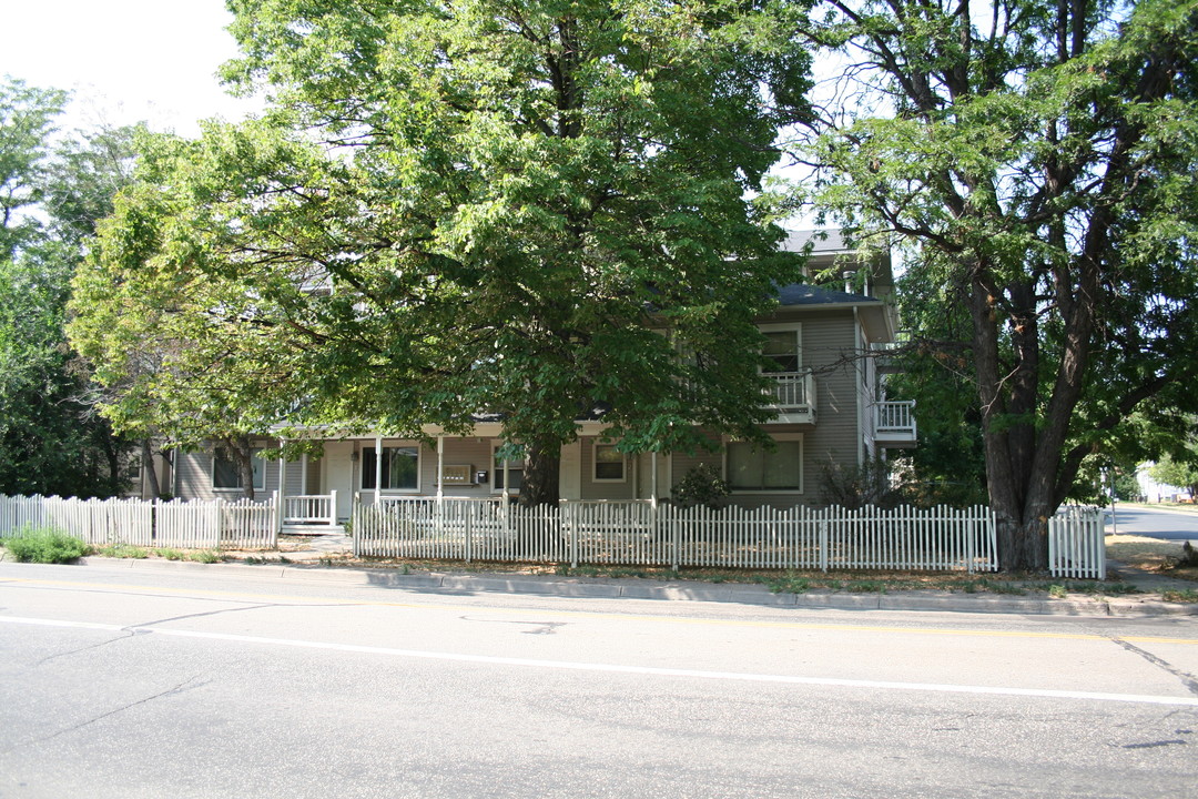 2043 Arapahoe Ave in Boulder, CO - Foto de edificio