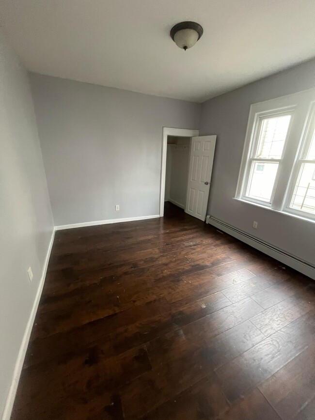 102 Grumman Ave in Newark, NJ - Building Photo - Building Photo
