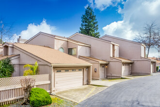 Shadowbrook Apartments in Roseville, CA - Building Photo - Building Photo