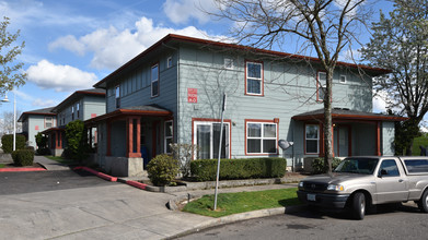 Schiller Way Apartments in Portland, OR - Building Photo - Building Photo