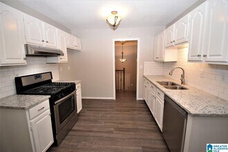 228 Russet Woods Dr in Hoover, AL - Foto de edificio - Building Photo