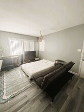 5007 E Ocean Blvd in Long Beach, CA - Building Photo - Building Photo