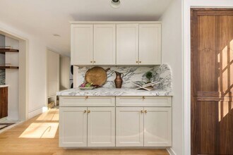 56 Carroll St in Sag Harbor, NY - Building Photo - Building Photo