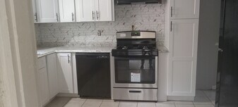 Room in House on Batiste Garden Cir, Unit 550 in Jonesboro, GA - Building Photo