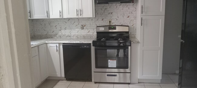 Room in House on Batiste Garden Cir