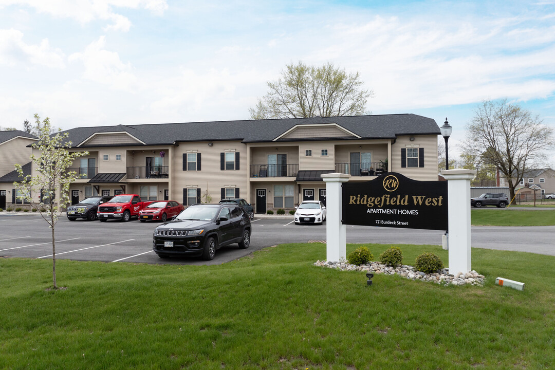 Luxury Apartments on Burdeck Street in Rot... in Schenectady, NY - Building Photo