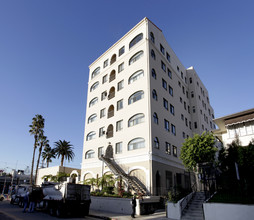 Castle Argyle Apartments in Los Angeles, CA - Foto de edificio - Building Photo