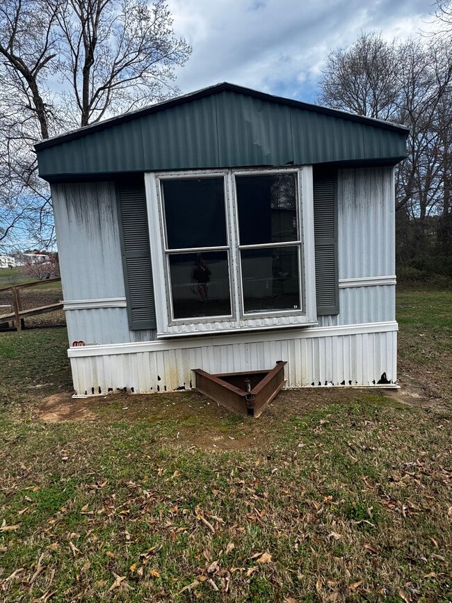 109 Rustling Wind Drive in Shelby, NC - Building Photo - Building Photo