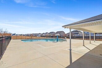 5214 Whirlaway Ln in Hope Mills, NC - Building Photo - Building Photo