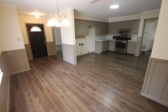 1309 San Antonio St in Tyler, TX - Building Photo - Building Photo