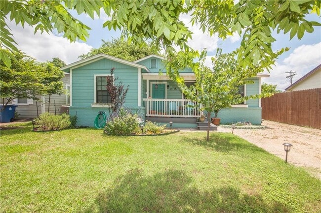 property at 211 W 55th St