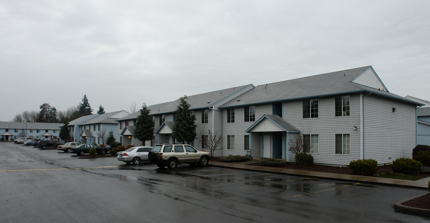 Centennial Park Apartments in Eugene, OR - Foto de edificio