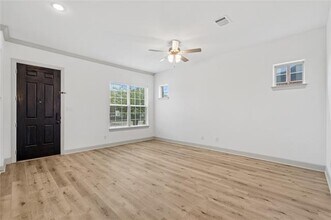 4402 Cypress Thorn Dr in Arlington, TX - Building Photo - Building Photo