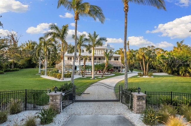property at 450 Bayshore Dr