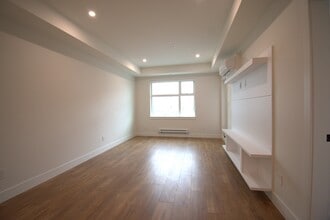 185-175A 175a St in Surrey, BC - Building Photo - Building Photo