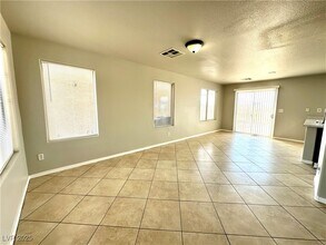 2119 Tierra Del Verde St in Las Vegas, NV - Building Photo - Building Photo