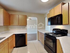 11011 Victors Hl in San Antonio, TX - Building Photo - Building Photo