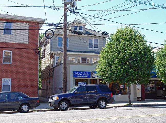 8525 Kennedy Blvd in North Bergen, NJ - Building Photo - Building Photo