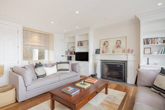 21 Old Stone Hwy in East Hampton, NY - Building Photo - Building Photo