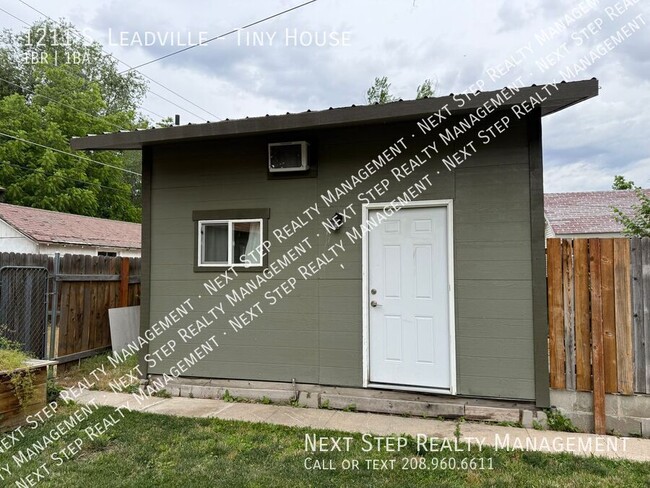 property at 1211 S Leadville Ave