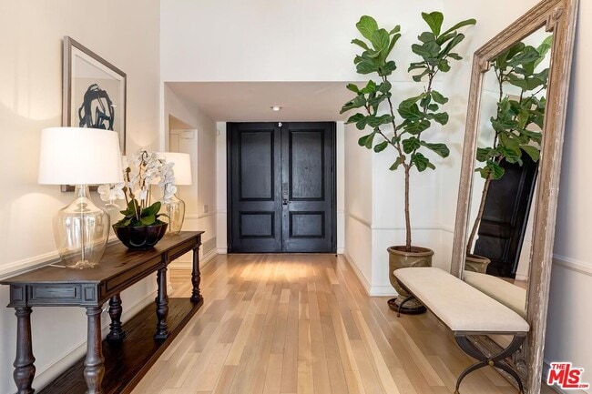 1075 Wallace Ridge in Beverly Hills, CA - Building Photo - Building Photo