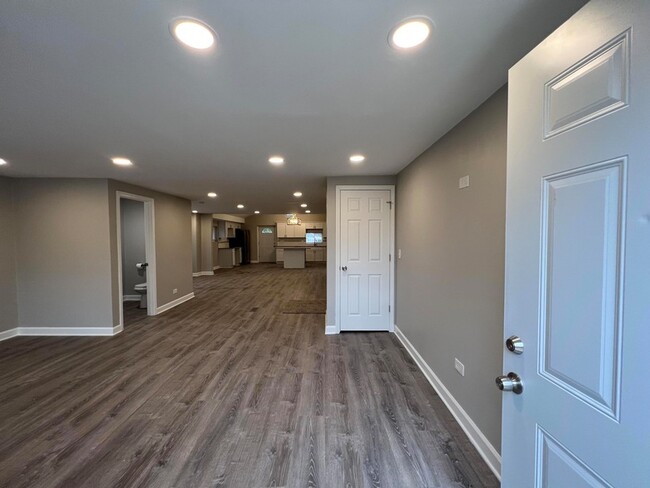276 N Henry St, Unit F in Gary, IN - Building Photo - Building Photo