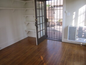 1439 Laveta Ter, Unit Rear South in Los Angeles, CA - Building Photo - Building Photo