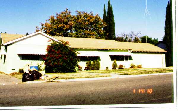 79-81 2nd St in Moorpark, CA - Foto de edificio - Building Photo