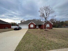 10120 Sunlight Dr in Tuscaloosa, AL - Building Photo