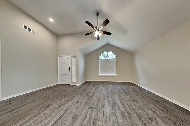 8635 Spring Green Dr in Houston, TX - Building Photo - Building Photo