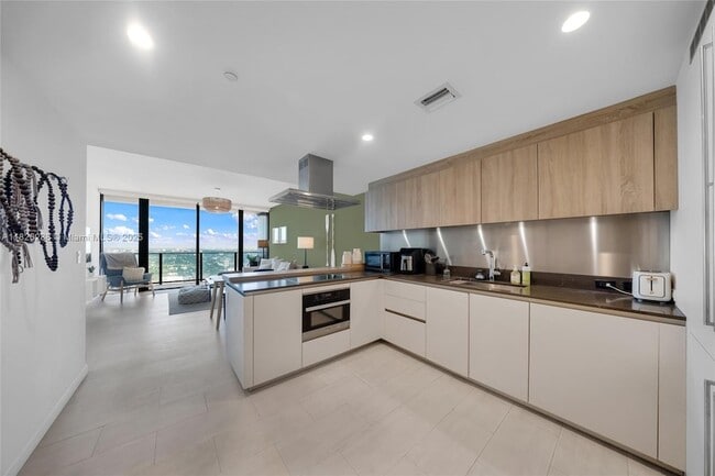 property at 1000 Brickell Plaza