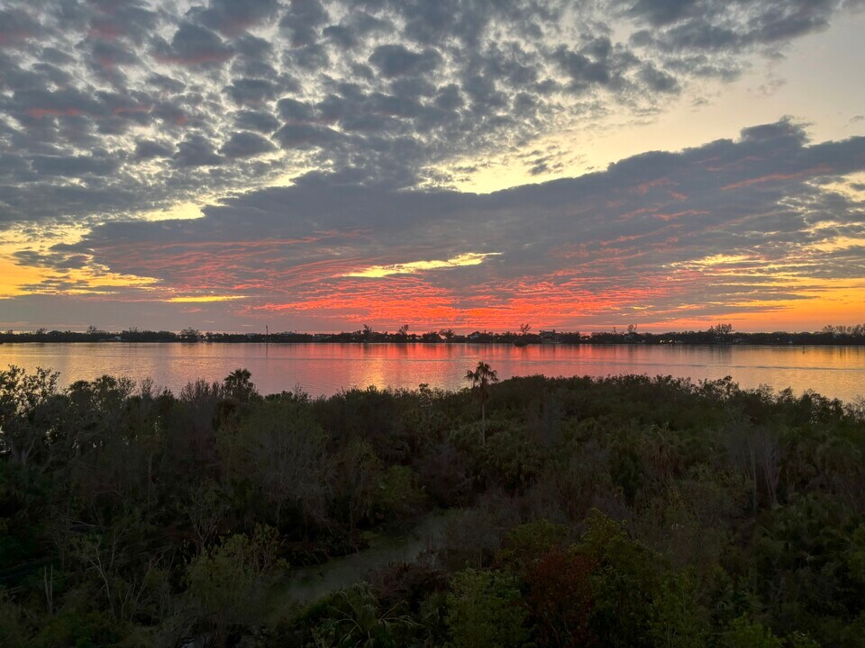 260 Hidden Bay Dr, Unit View of Casey Key in Osprey, FL - Building Photo