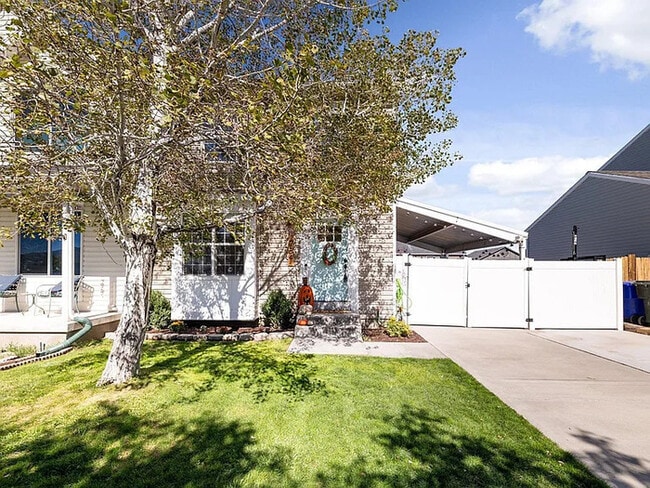284 Alfred Dr in Tooele, UT - Building Photo - Building Photo