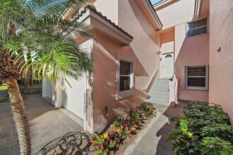 3902 Fairway Dr S in Jupiter, FL - Building Photo - Building Photo