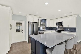 8001 Gulf Blvd in St Pete Beach, FL - Building Photo - Building Photo