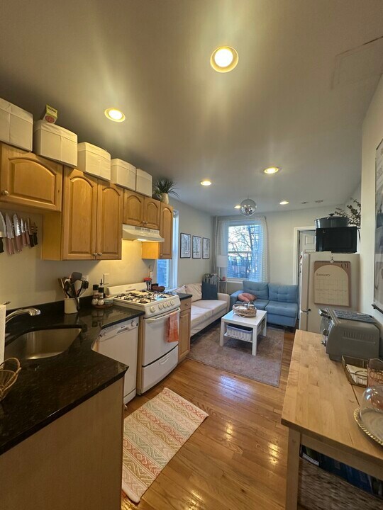 72 Joy St, Unit 17 in Boston, MA - Building Photo