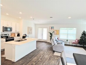 501 Elm Crk Dr in Hutto, TX - Building Photo - Building Photo